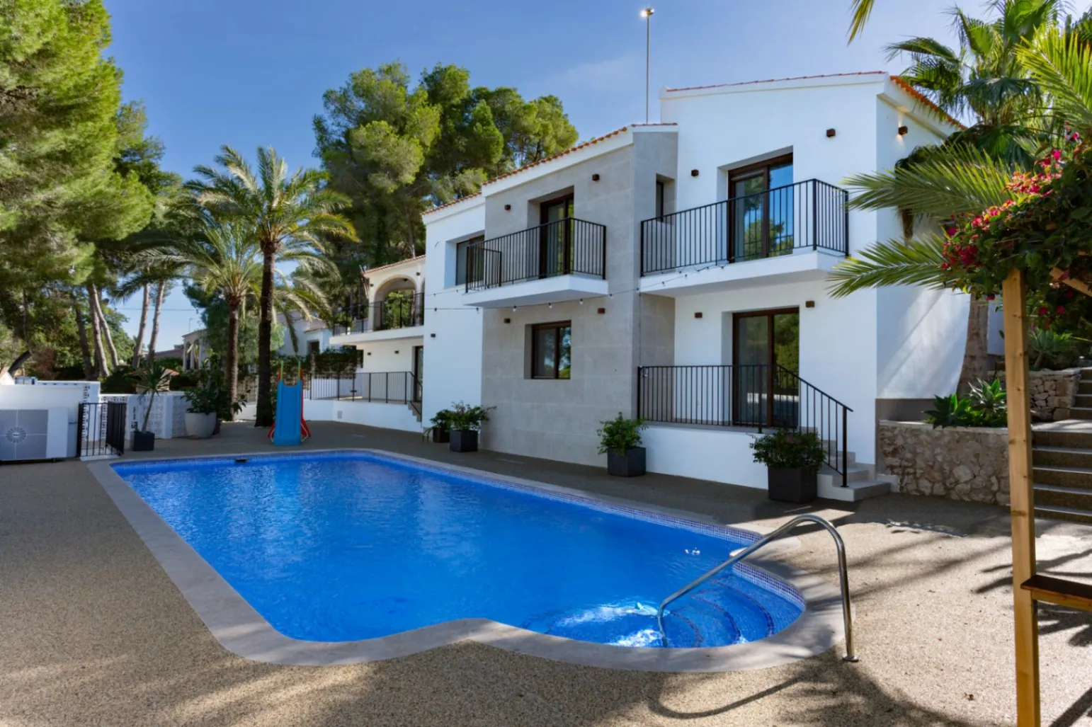 AR55171 - Exclusiva villa renovada en venta en  Jávea – Elegancia, confort y sostenibilidad en un entorno privilegiado