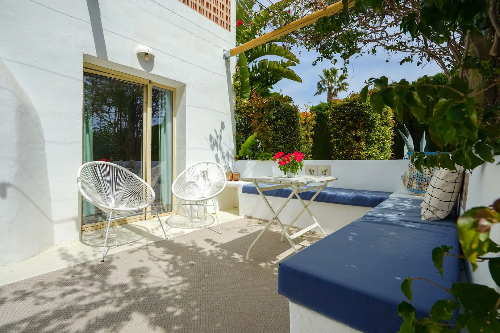 Charmante villa au pied du Montgó avec piscine et maison d'invités.