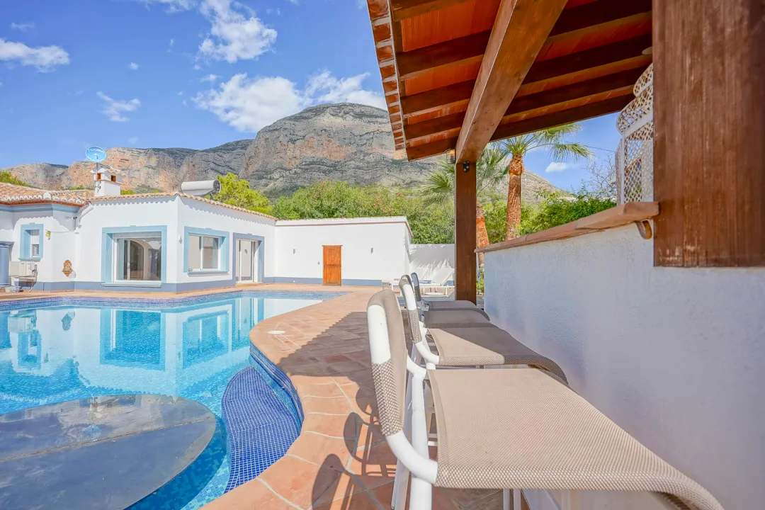 Preciosa villa de una sola planta en venta en el Montgo, Javea