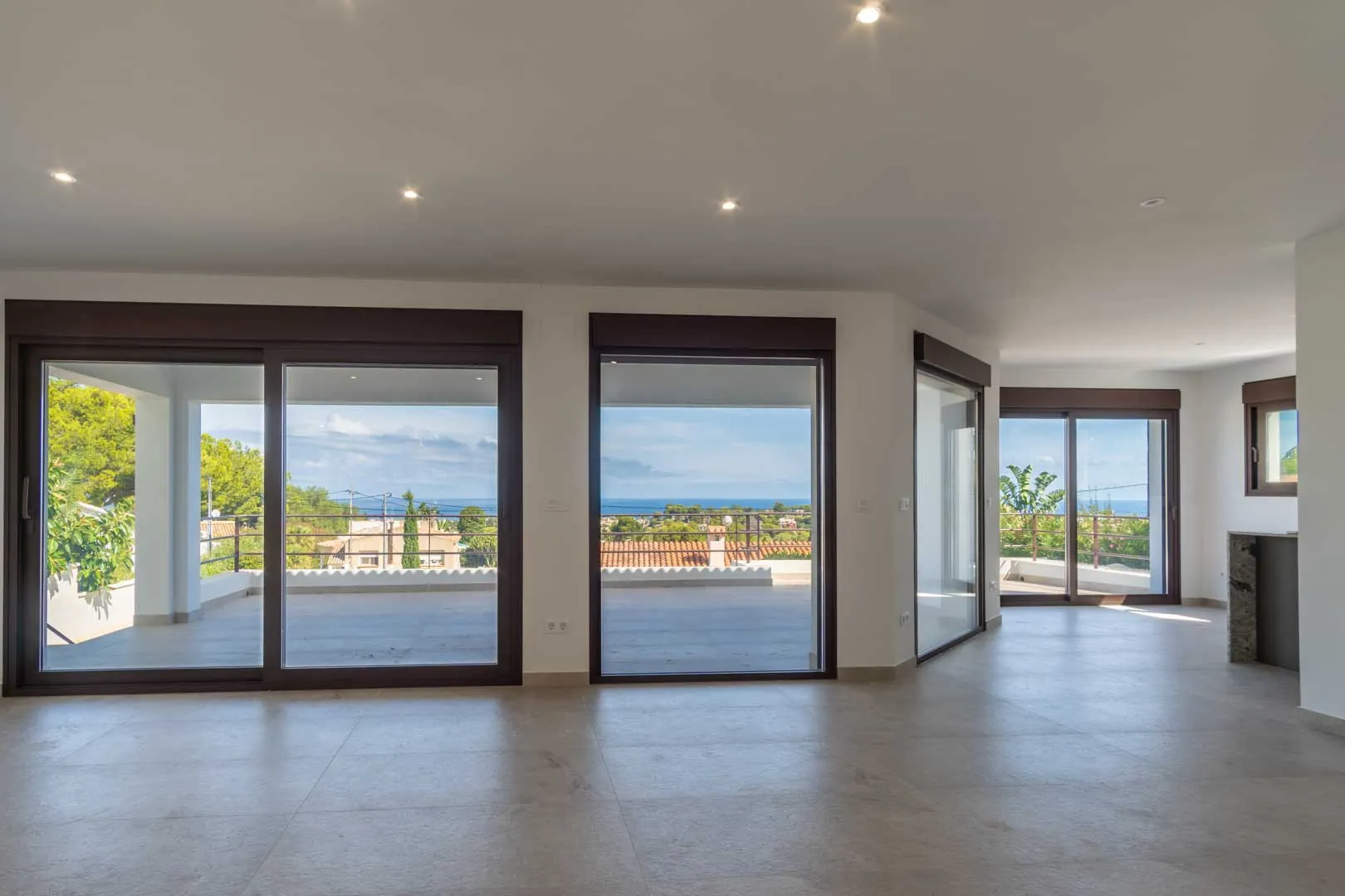 Villa moderna con vistas panorámicas al mar a la venta en Denia