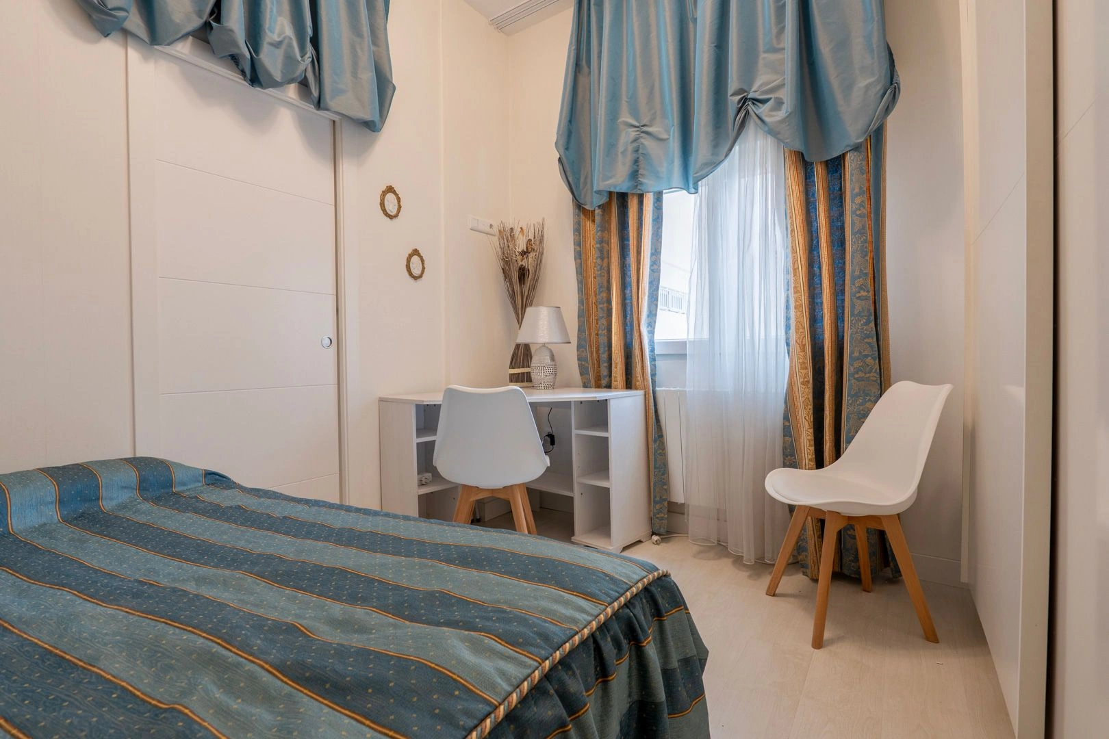 Apartamento de dos dormitorios en primera línea en venta en Altea