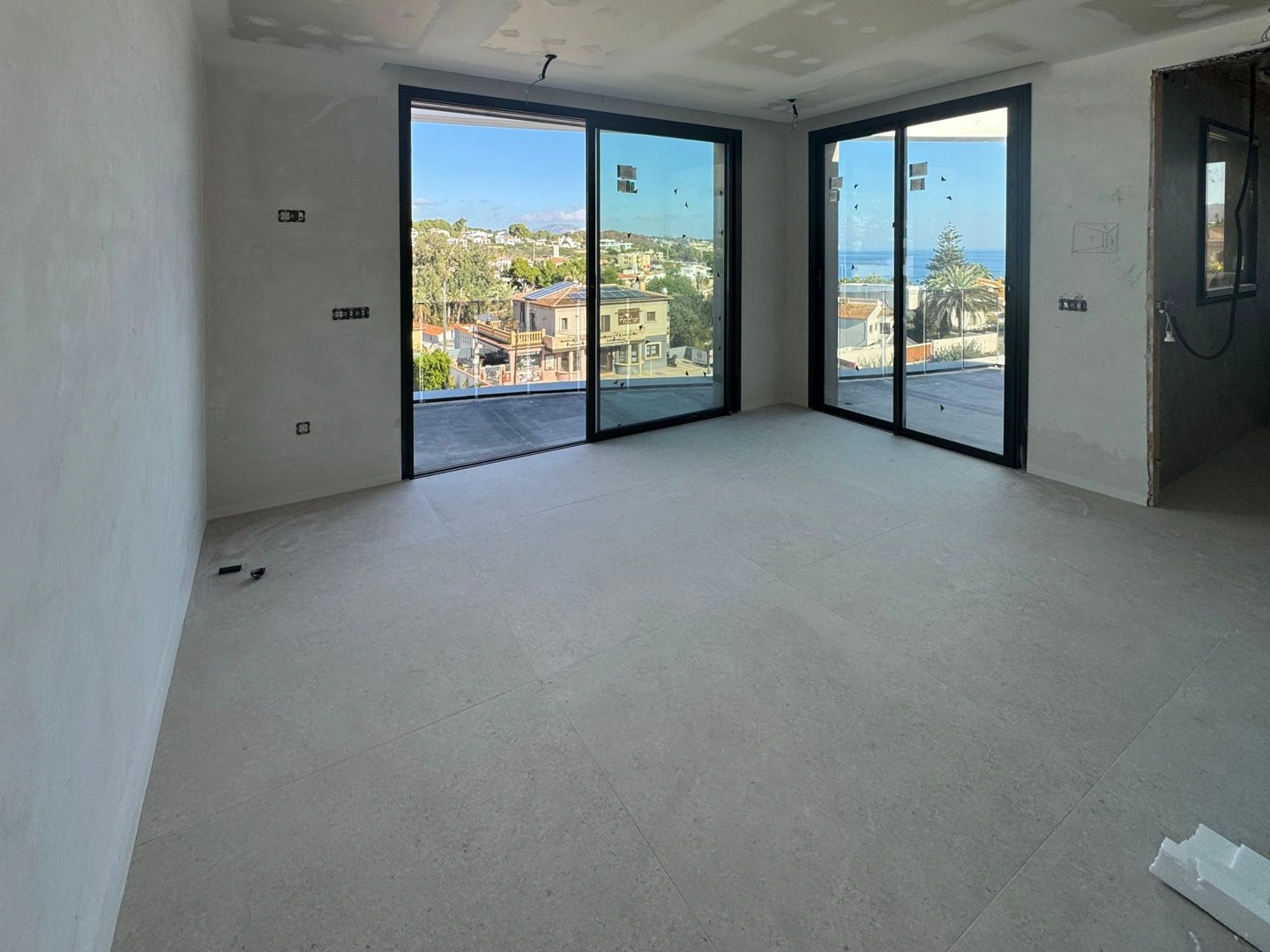 Villa di lusso di nuova costruzione con vista sul mare e a pochi passi dalla spiaggia in vendita a Benissa