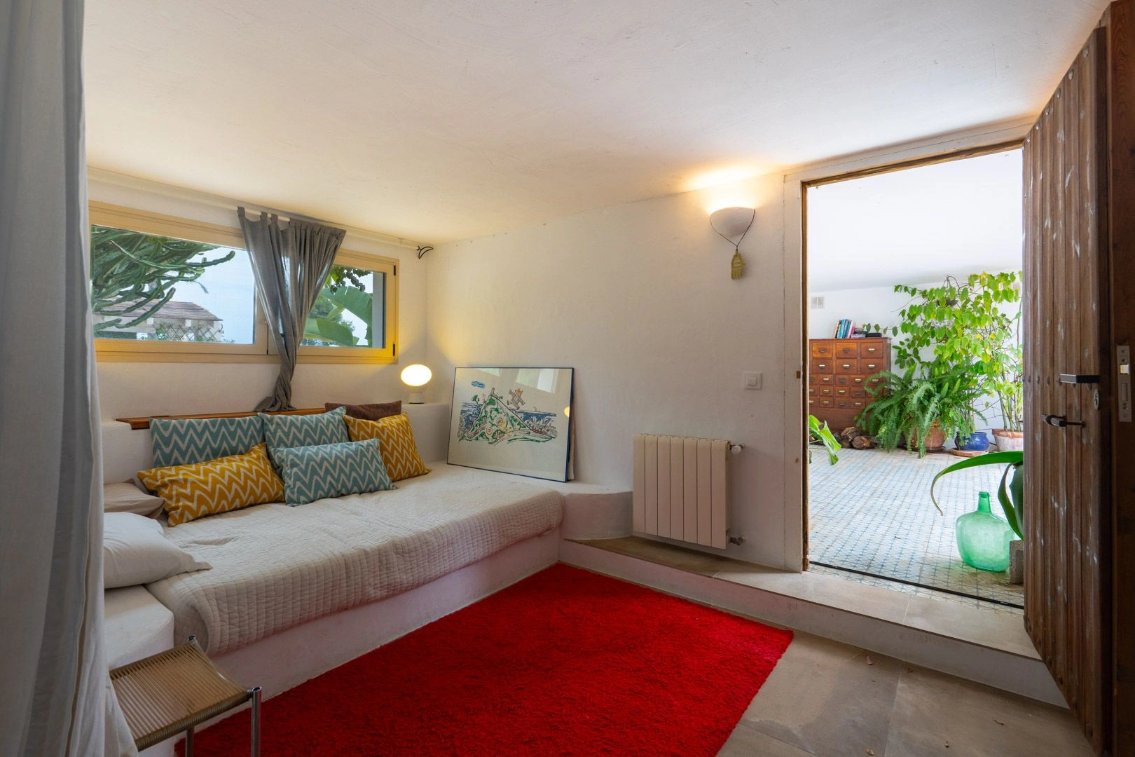 Charmante villa au pied du Montgó avec piscine et maison d'invités.