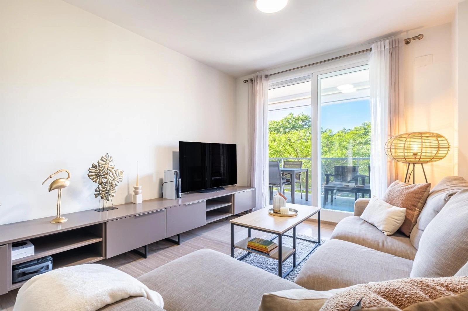 2-bedroom apartment for sale in Javea in urbanization with pool and garden