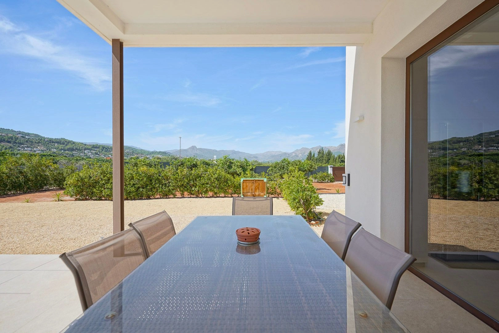 Villa moderna en gran parcela en venta en Beniarbeig