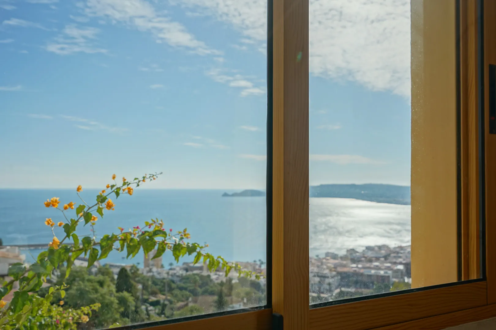 Villa met prachtig uitzicht op zee te koop in La Corona, Jávea