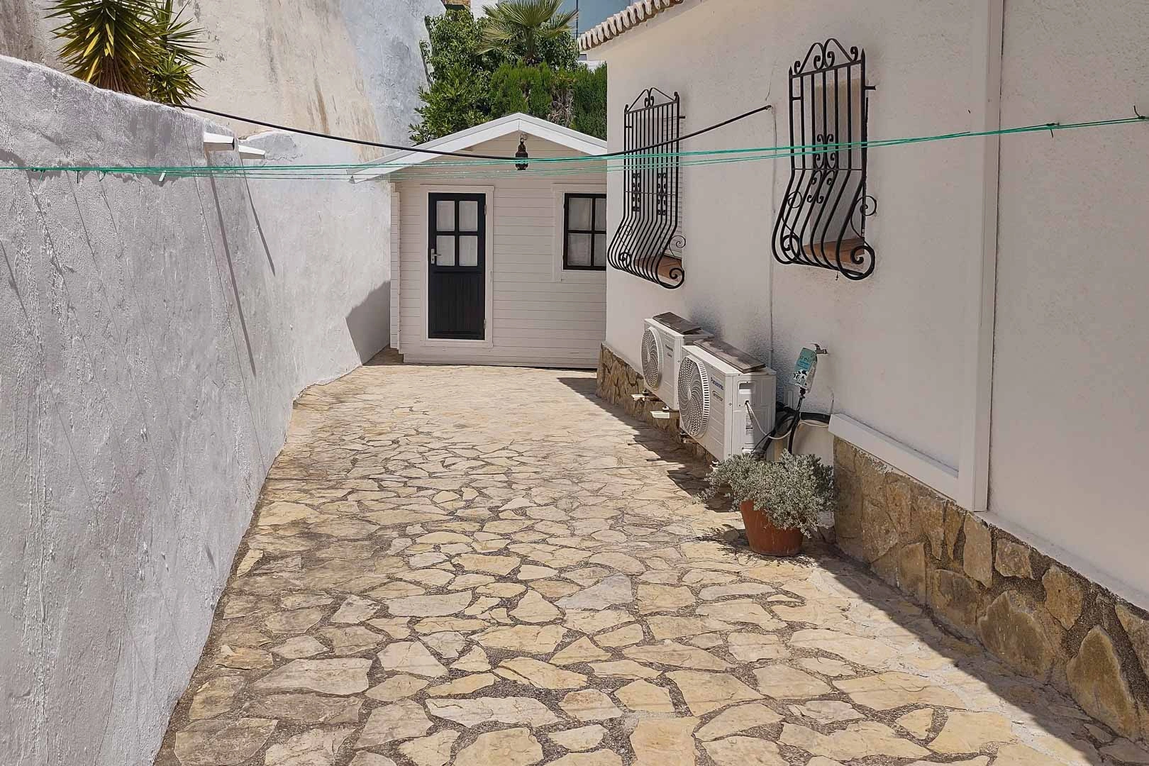 Villa mediterranea con vista mare in vendita a Benissa.