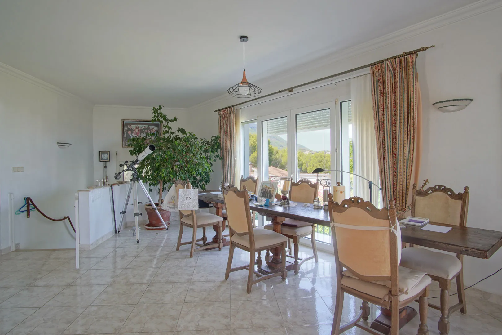 Villa con vistas panoramicas al mar a la venta en Denia.