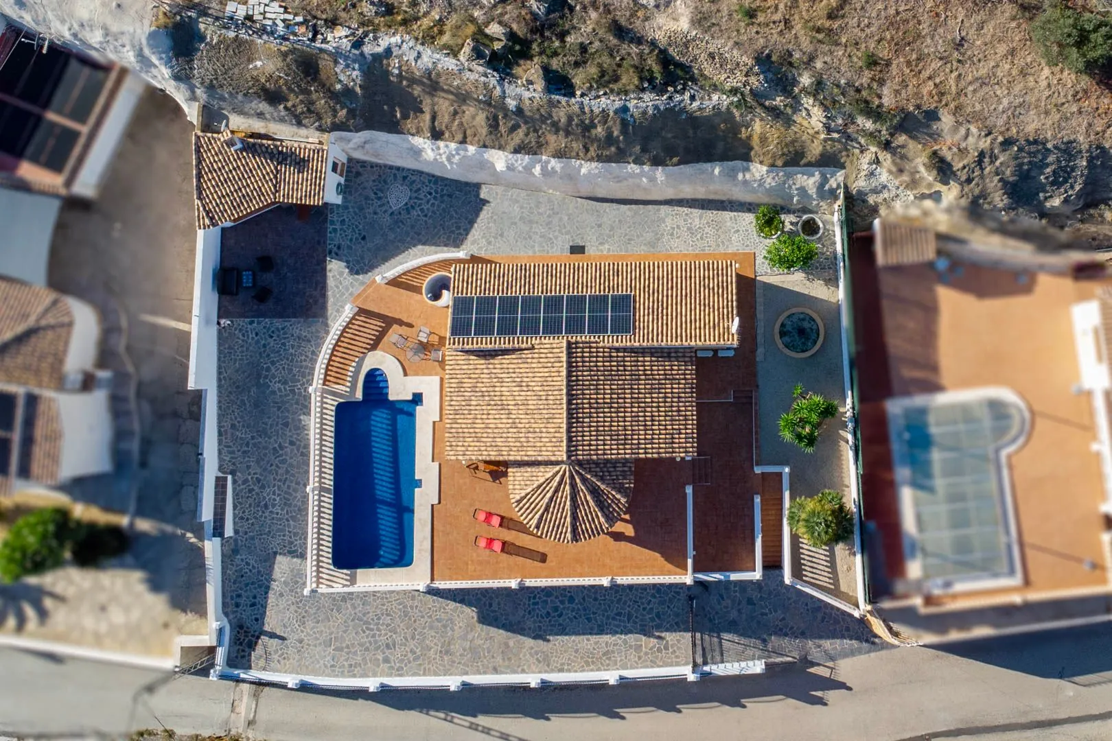 Villa con casa de invitados y vistas panoramicas al mar en venta en Calpe