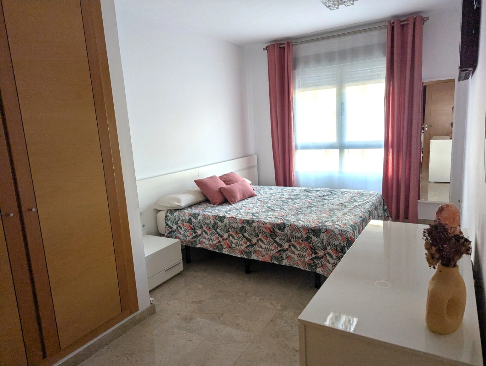 Appartamento di 3 camere da letto in vendita a Dénia. Ampiezza, luce e comodità nel pieno centro.