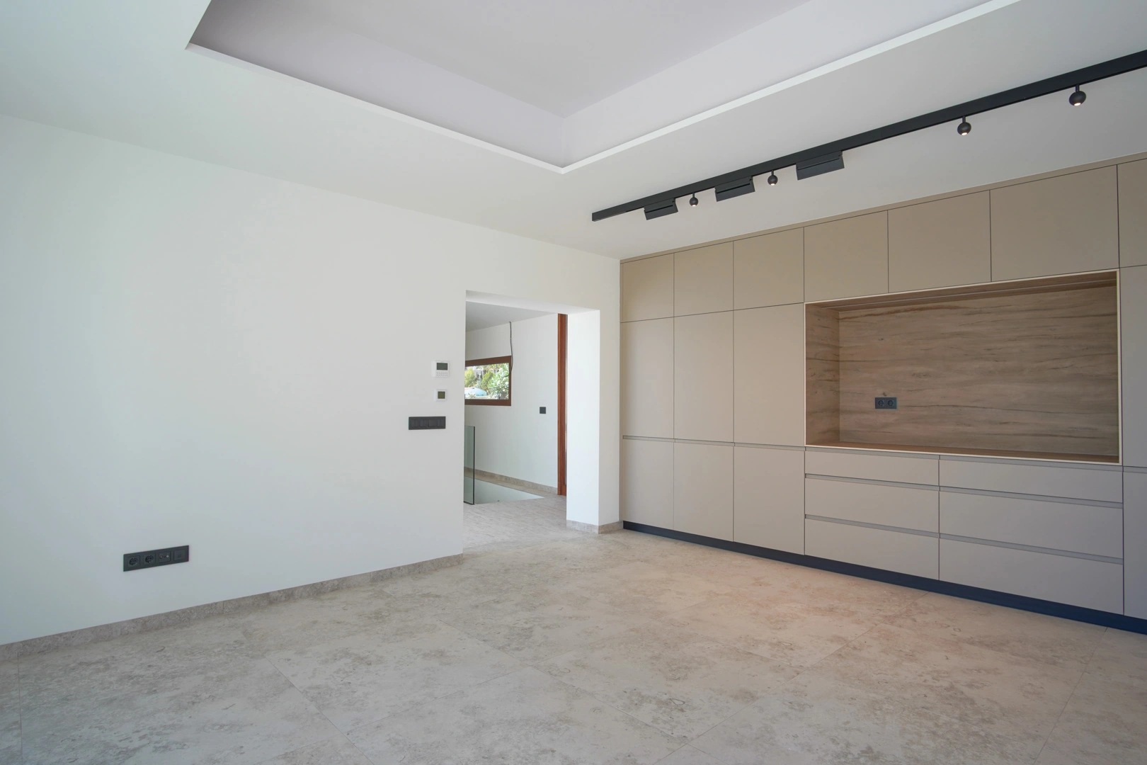 Exclusiva villa moderna cerca de la playa de La Fustera