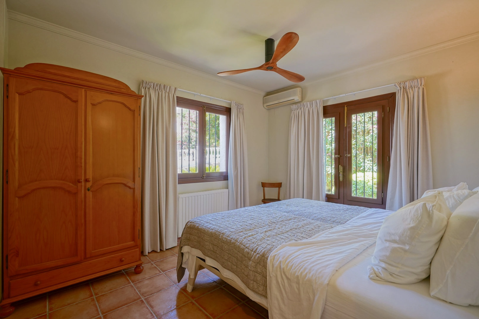 Exklusive renovierte mediterrane Villa mit 4 Schlafzimmern und Meerblick zum Verkauf in Moraira.