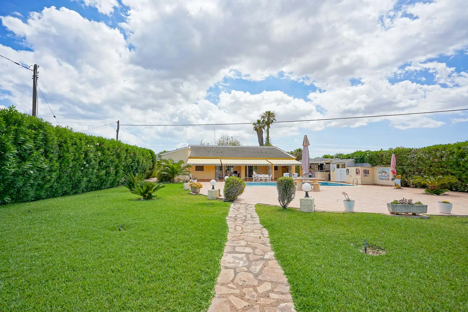 AR662842 - Charmante villa met grote tuin en verschillende terrassen in Els Poblets