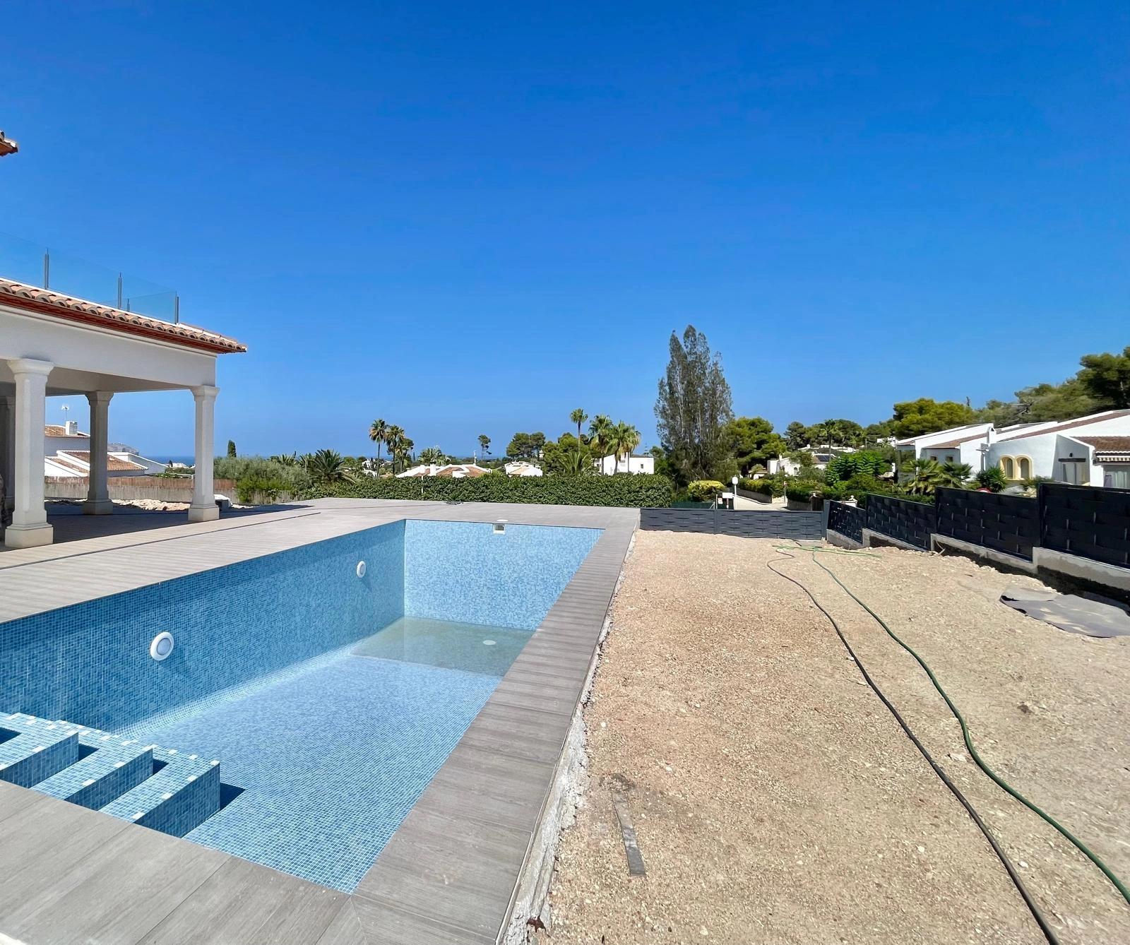 Villa de nueva construcción con vistas al mar en venta en Jávea