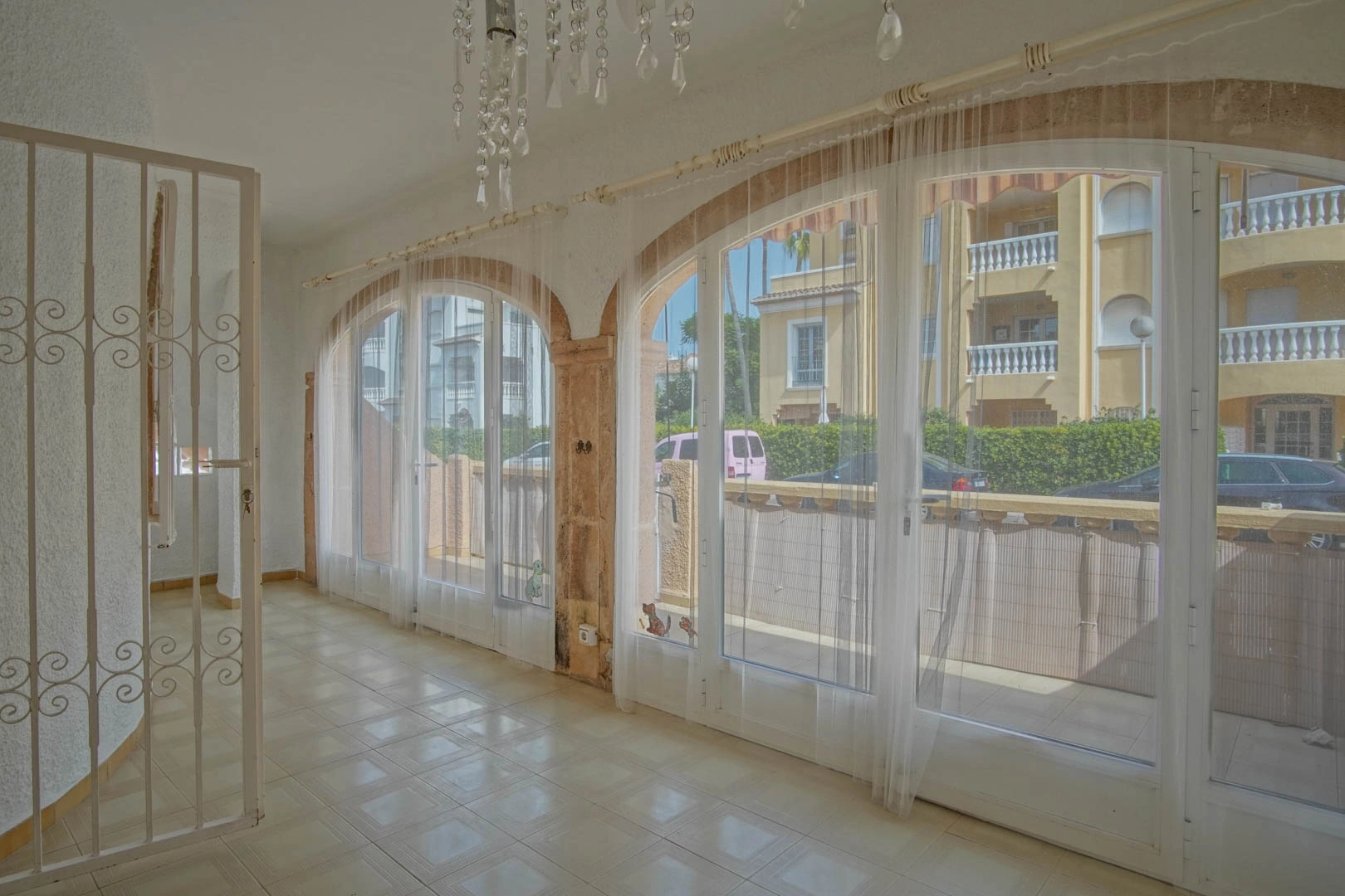 Piso bajo a la venta en Denia, muy cerca al centro, Las Rotas y puerto deportivo