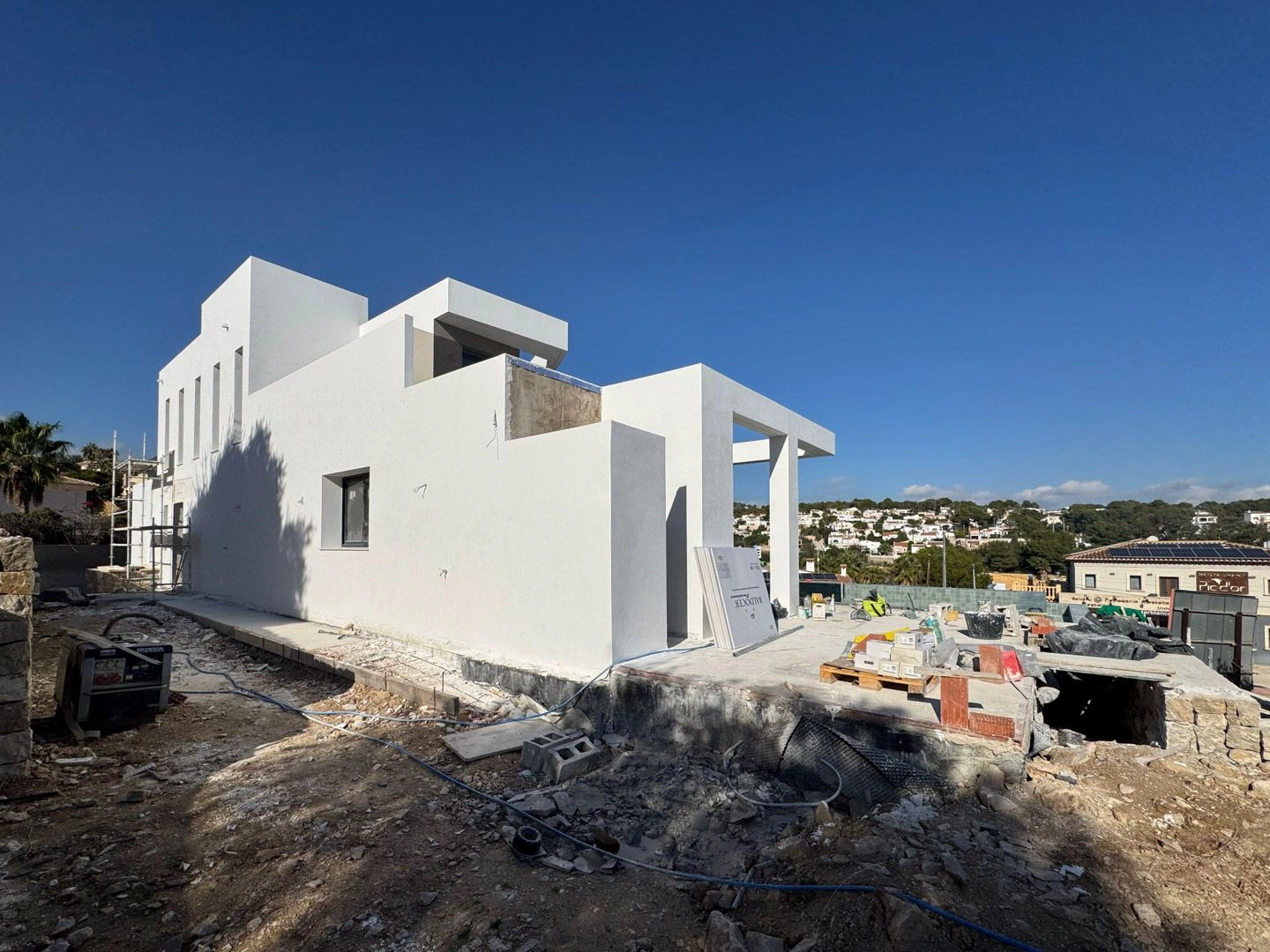 Villa di lusso di nuova costruzione con vista sul mare e a pochi passi dalla spiaggia in vendita a Benissa