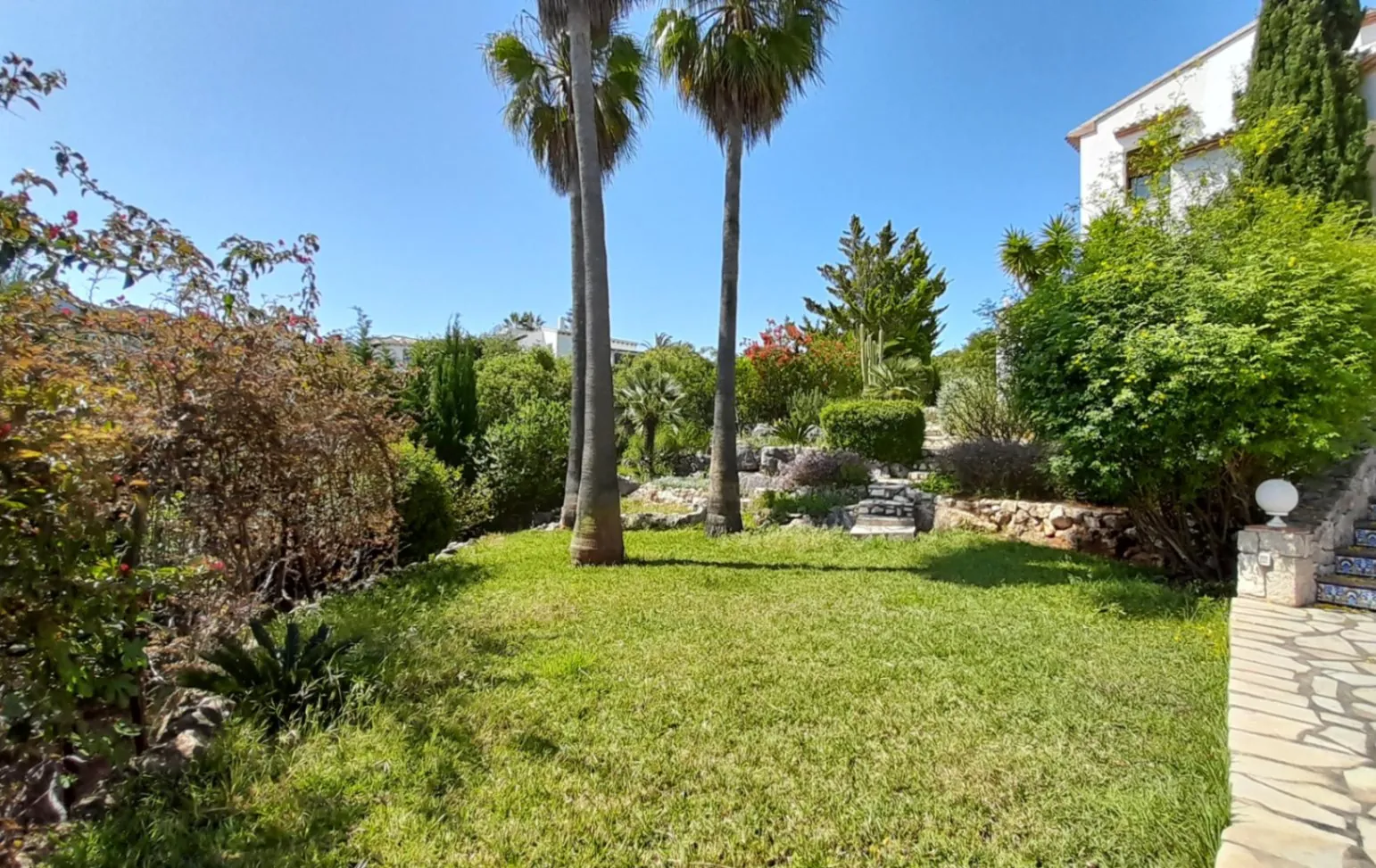 Villa de 4 dormitorios en venta en Montepego con vistas al mar