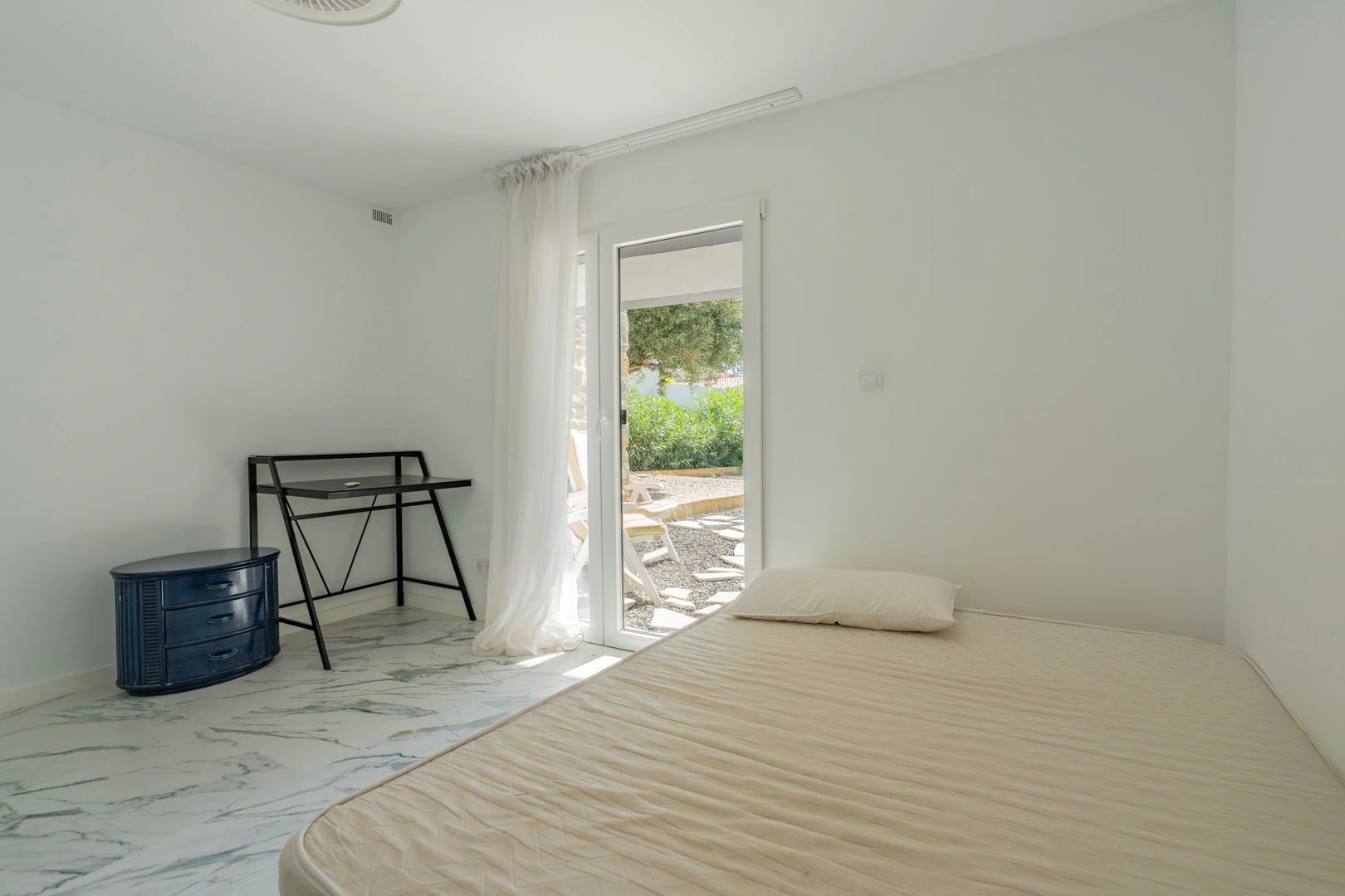 Villa reformada de 5 dormitorios en venta a 500m de la playa y centro de Calpe