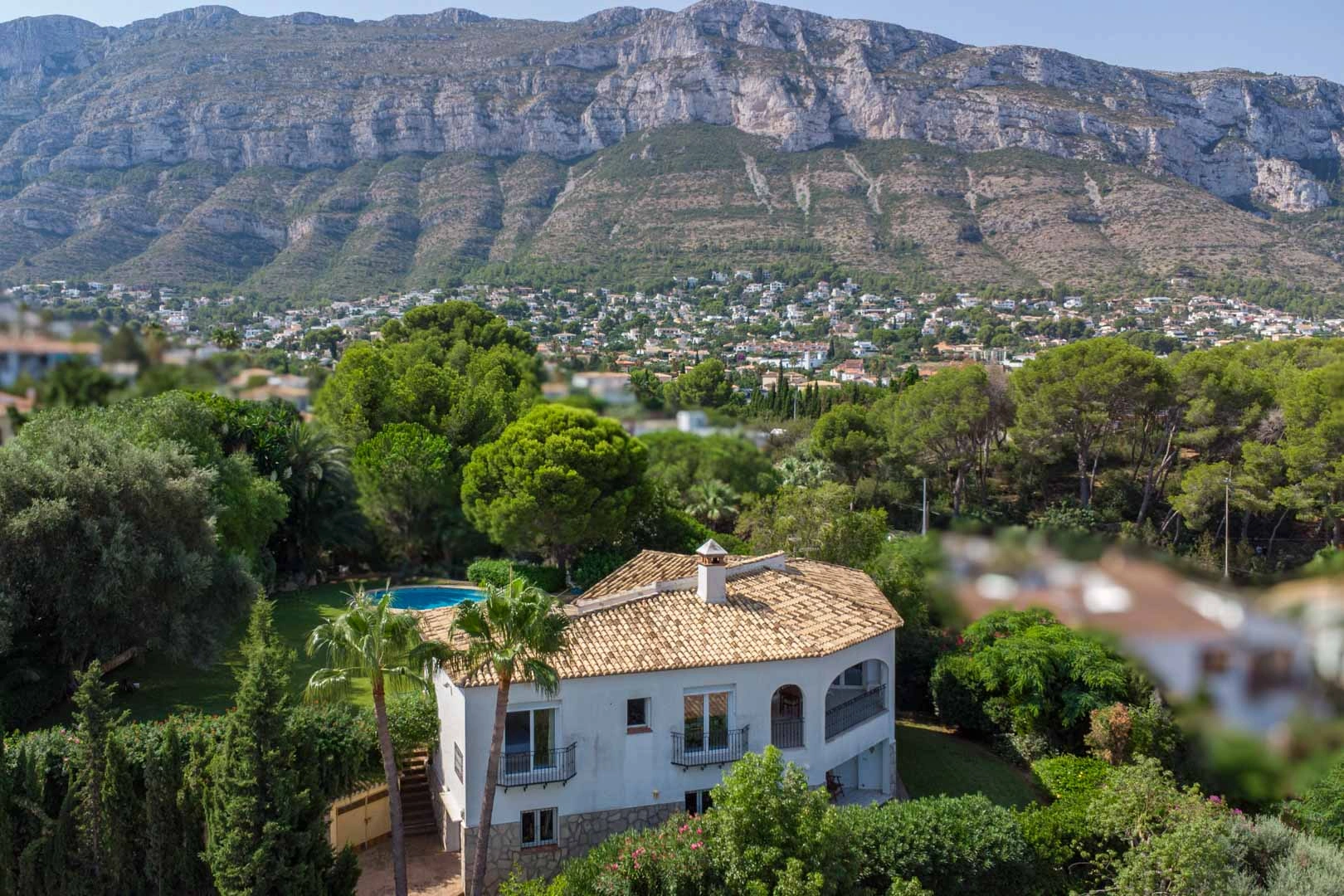 Villa con vistas panoramicas al mar a la venta en Denia.