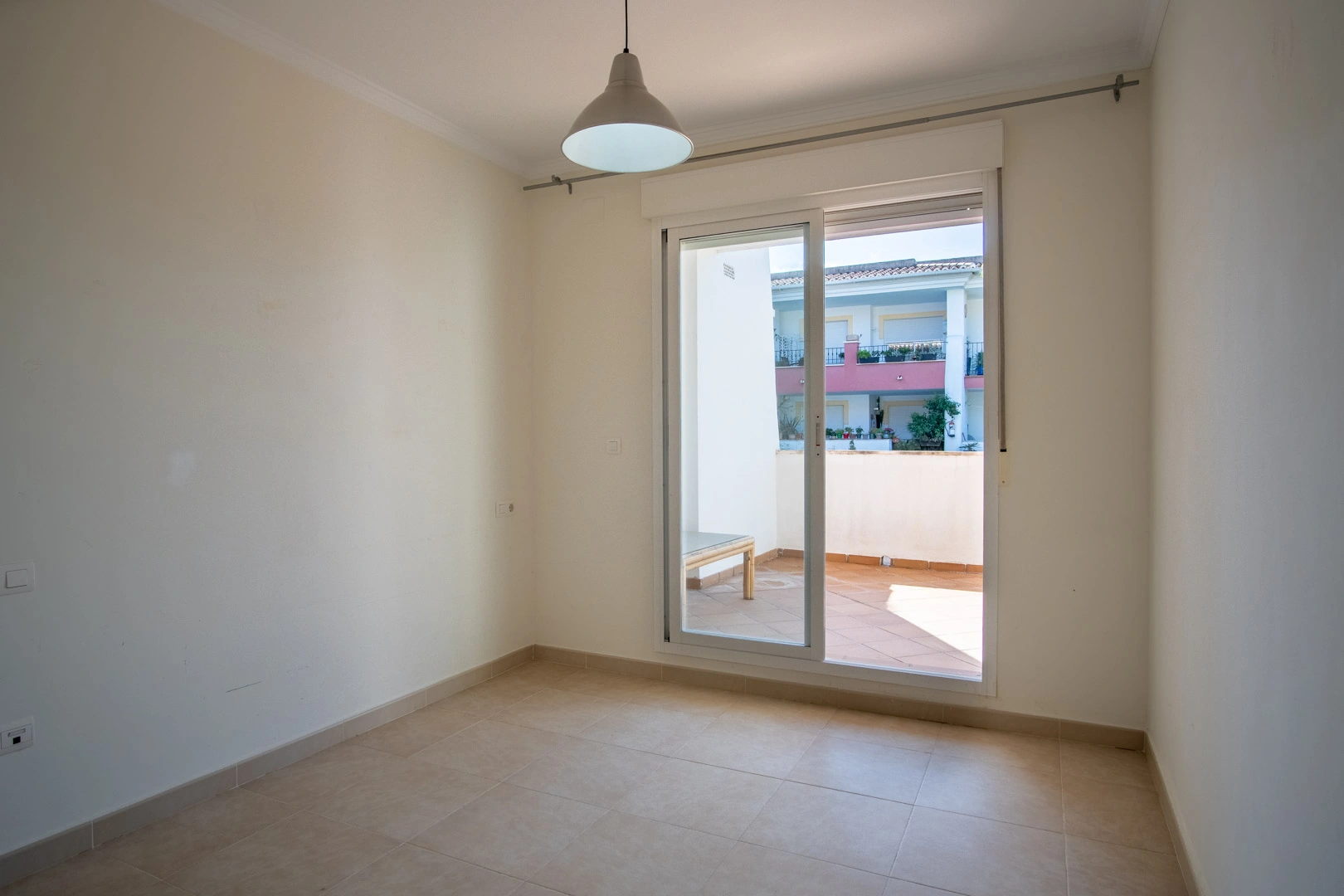 Apartamento en planta baja con piscina comunitaria en venta en Jesús Pobre.