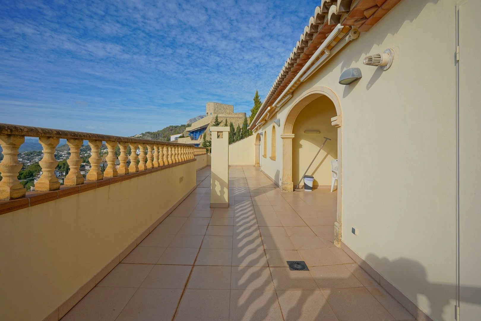 Villa met prachtig uitzicht op zee te koop in La Corona, Jávea