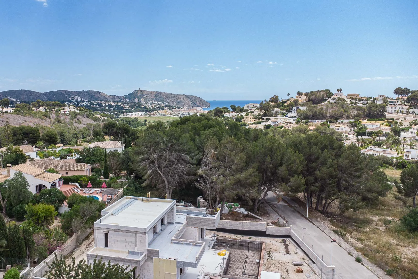 Villa de Nueva Construcción en Moraira: Diseño Moderno, Confort y Exclusividad