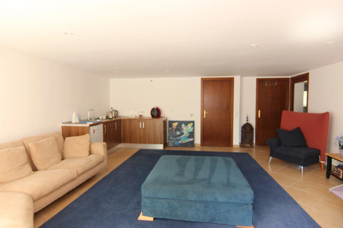 Exklusive Luxusvilla in Jávea mit Pool, Gästeapartment und nachhaltigen Materialien