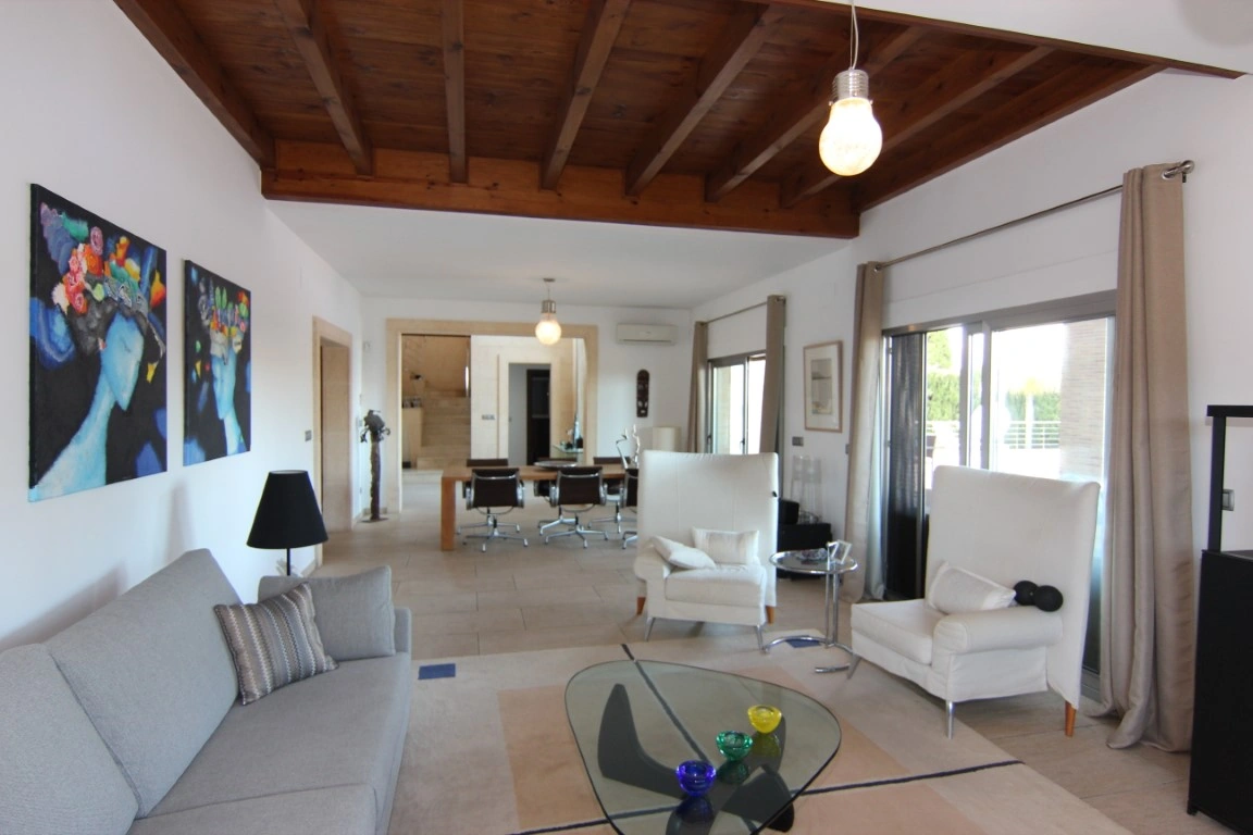 Exclusiva villa de lujo en Jávea con piscina, apartamento de invitados y materiales sostenibles - 5