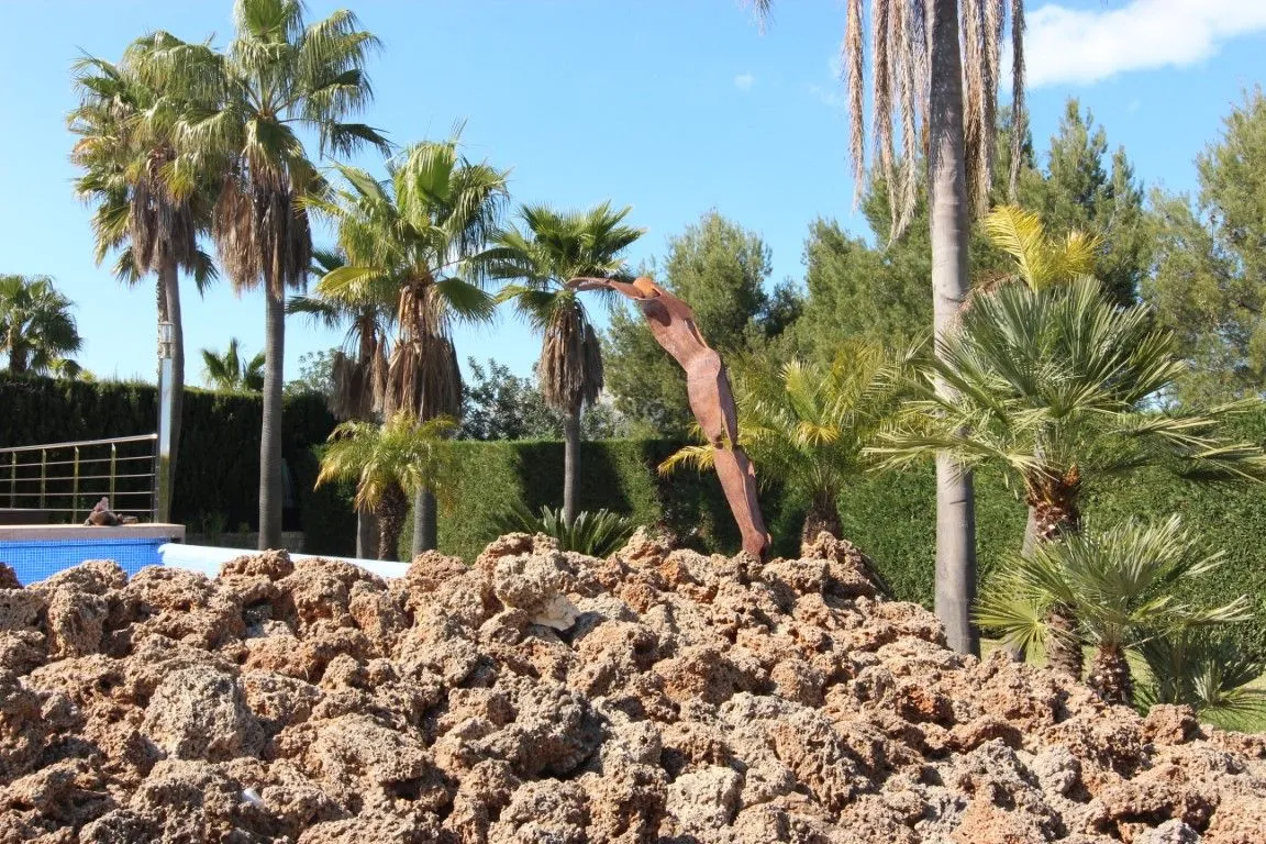 Exklusive Luxusvilla in Jávea mit Pool, Gästeapartment und nachhaltigen Materialien
