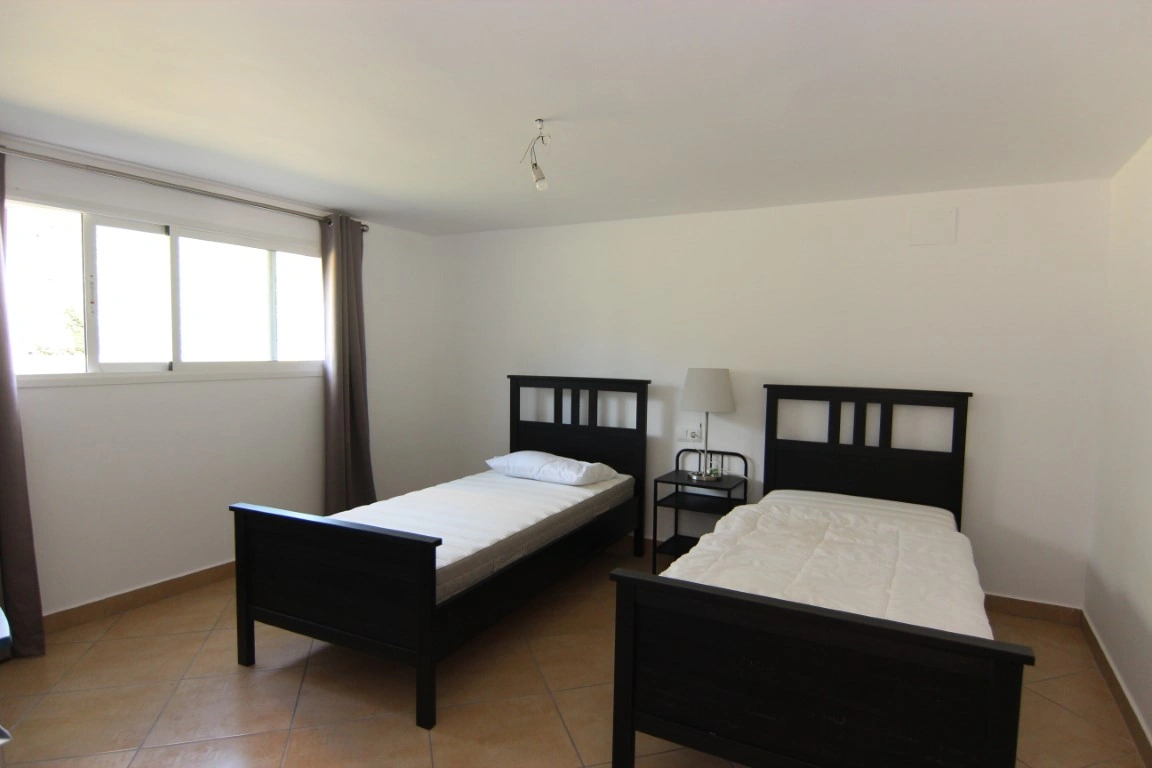 Exklusive Luxusvilla in Jávea mit Pool, Gästeapartment und nachhaltigen Materialien