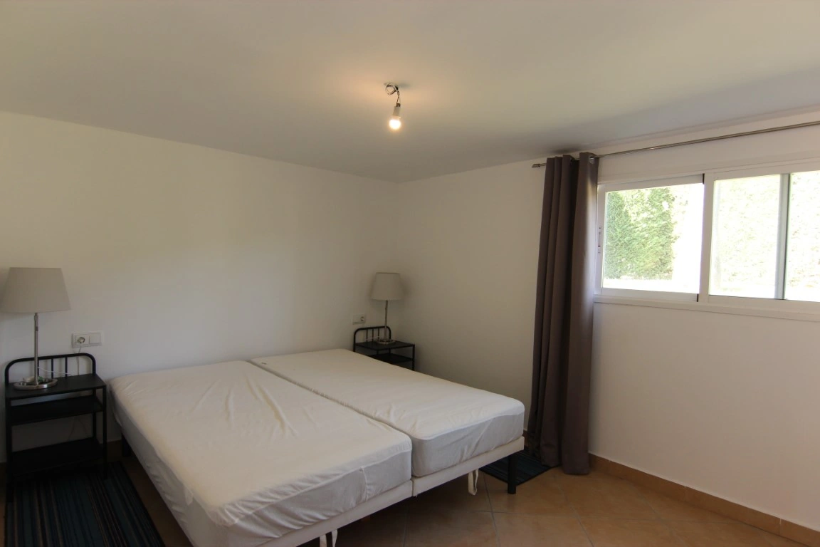 Exklusive Luxusvilla in Jávea mit Pool, Gästeapartment und nachhaltigen Materialien