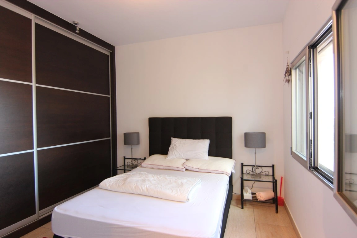 Exklusive Luxusvilla in Jávea mit Pool, Gästeapartment und nachhaltigen Materialien