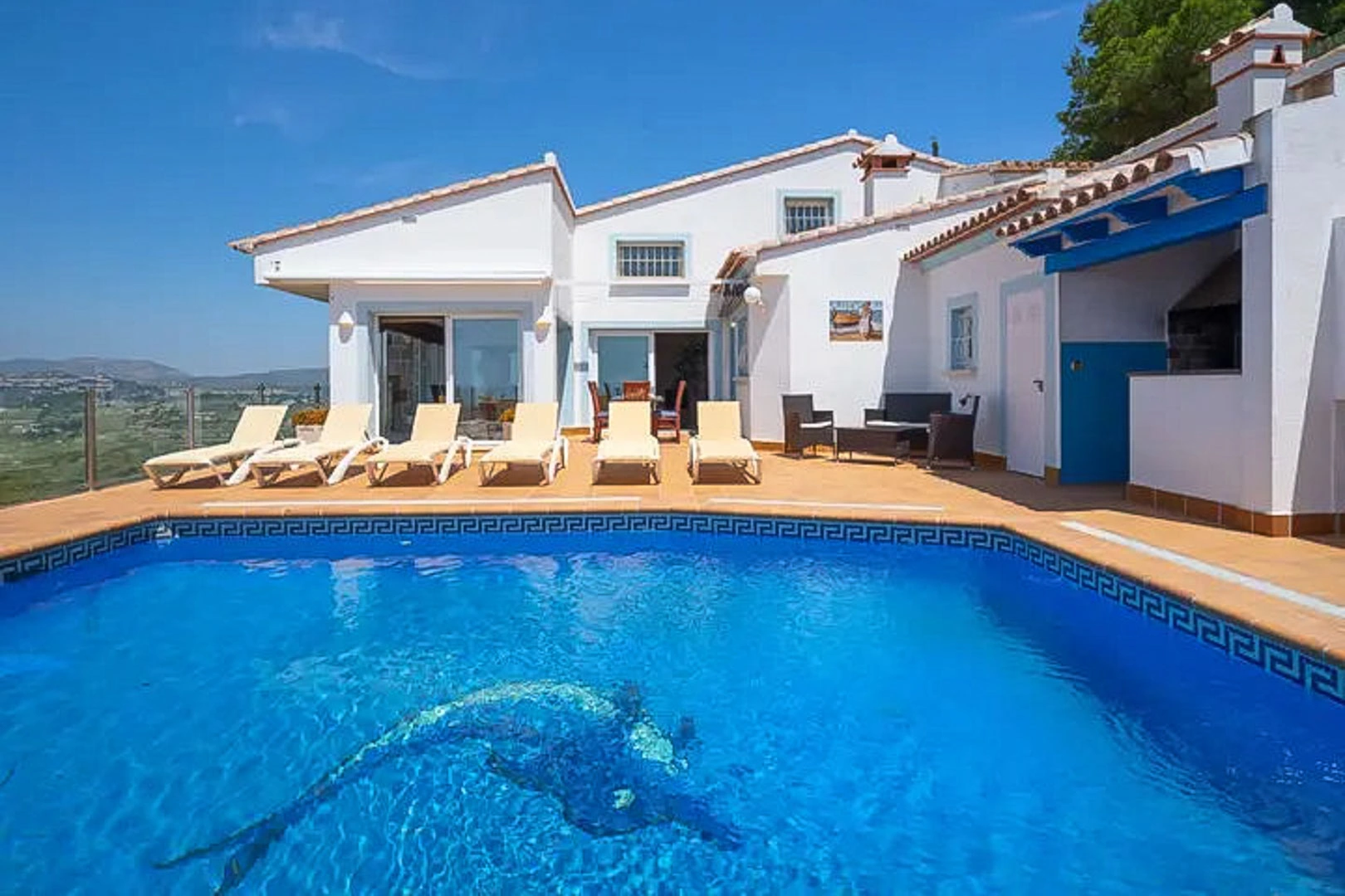 Villa con piscina y vistas al mar en venta en Moraira. - 2