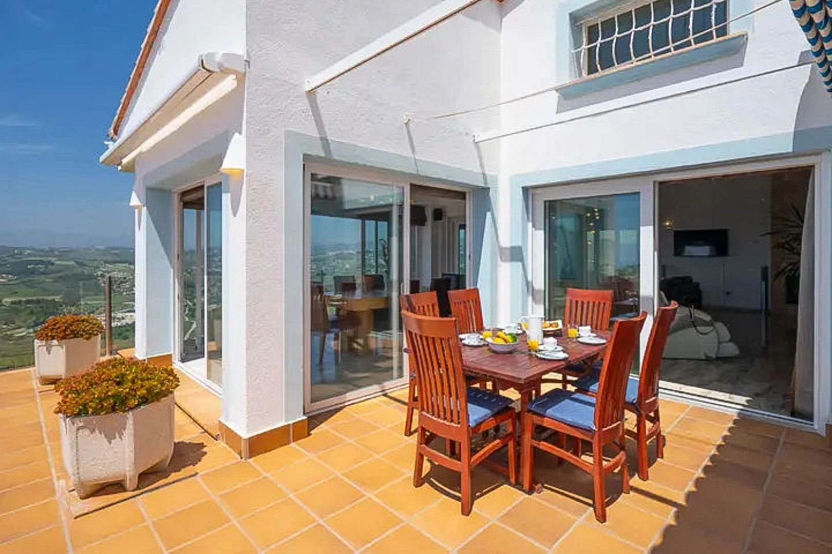 Villa with a pool and sea views for sale in Moraira.