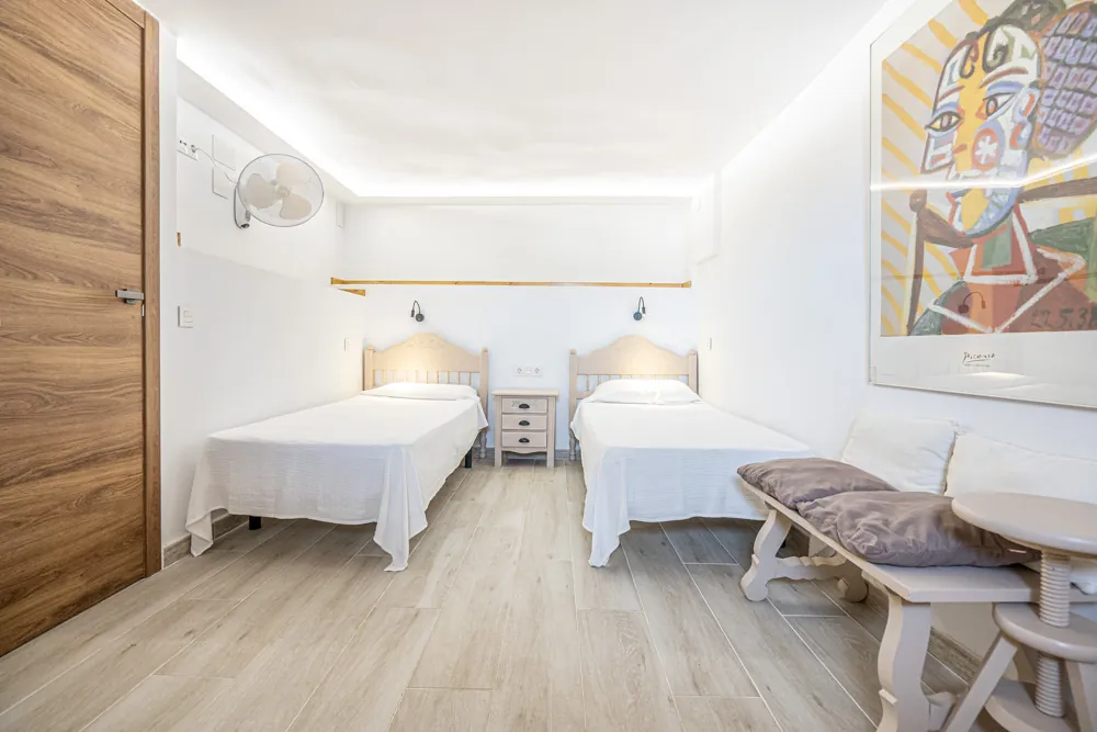 Verbeterde villa met uitzicht op zee te koop in Calpe.