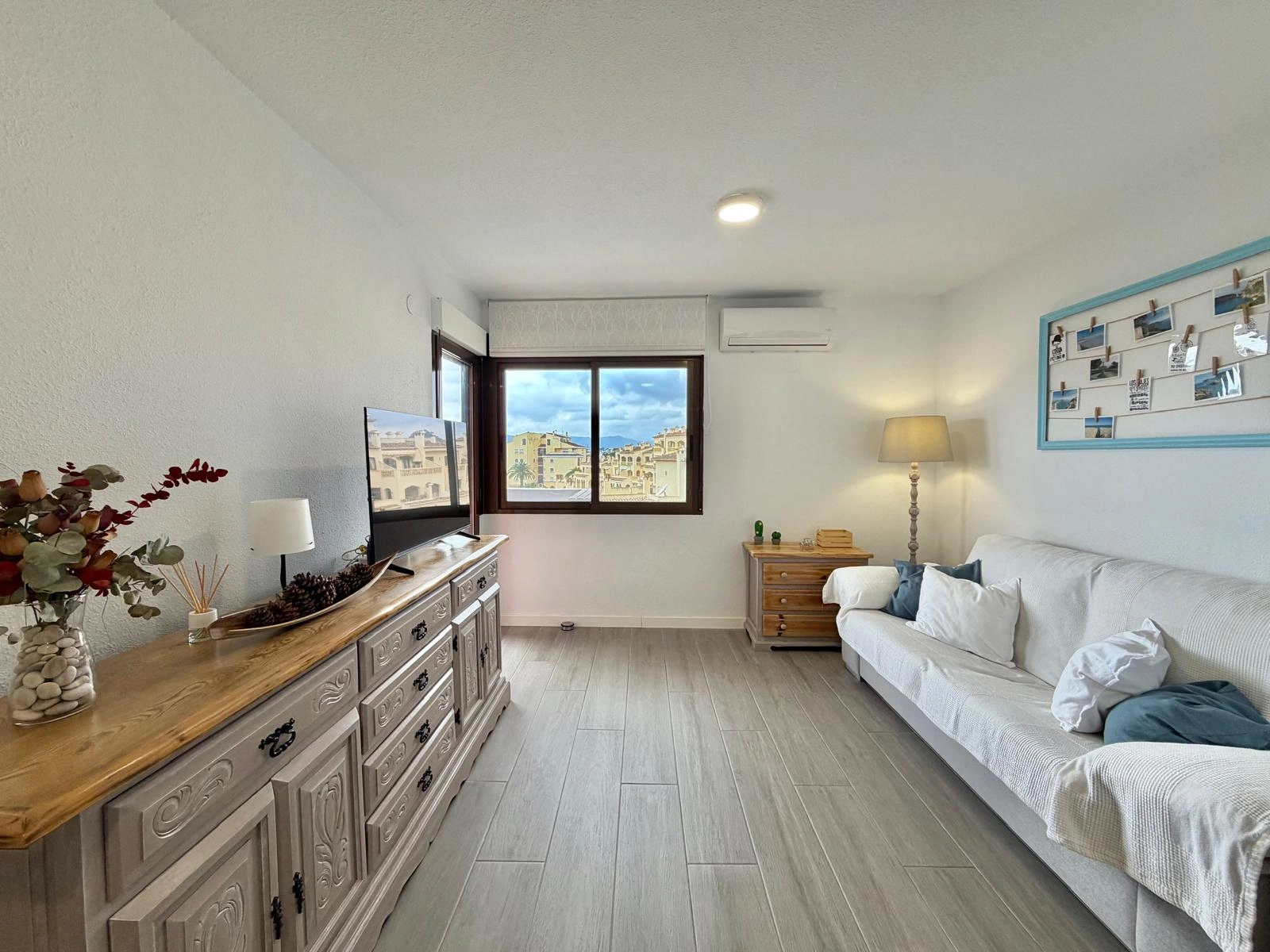 ARQ707 - Piso de 2 dormitorios con vistas al mar en alquiler de temporada