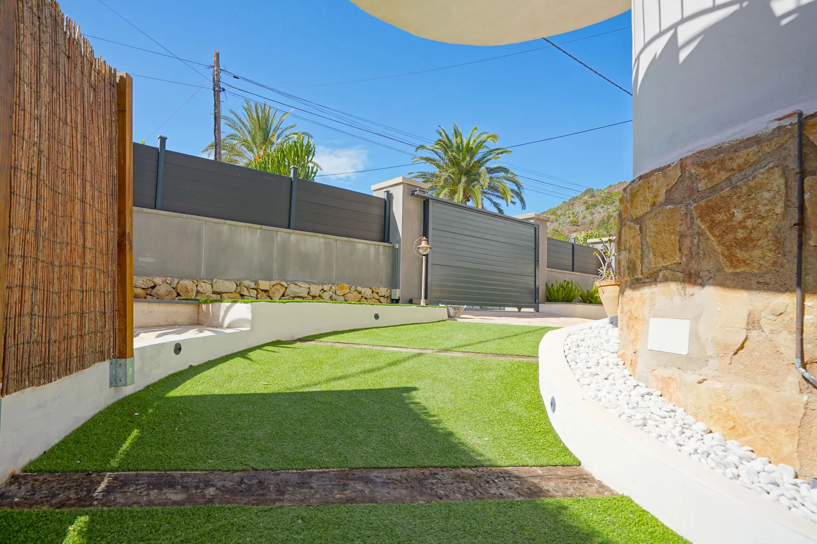 Verbeterde villa met uitzicht op zee te koop in Calpe.