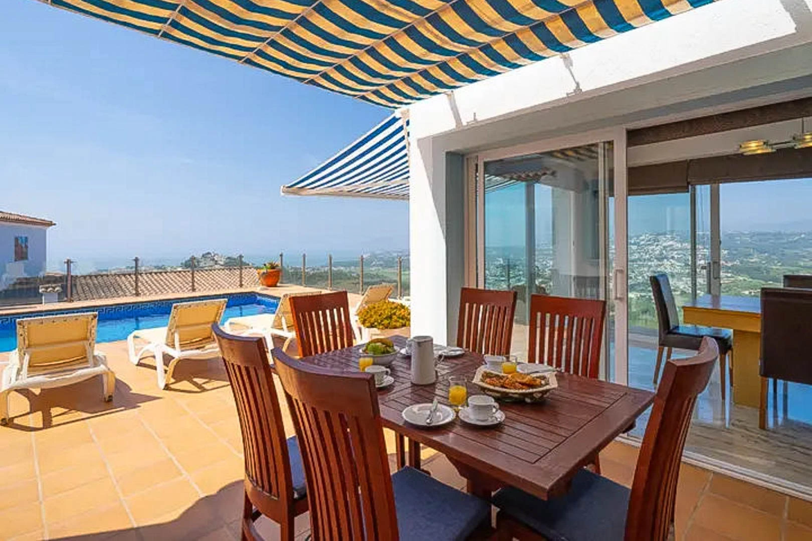 Villa con piscina y vistas al mar en venta en Moraira. - 4