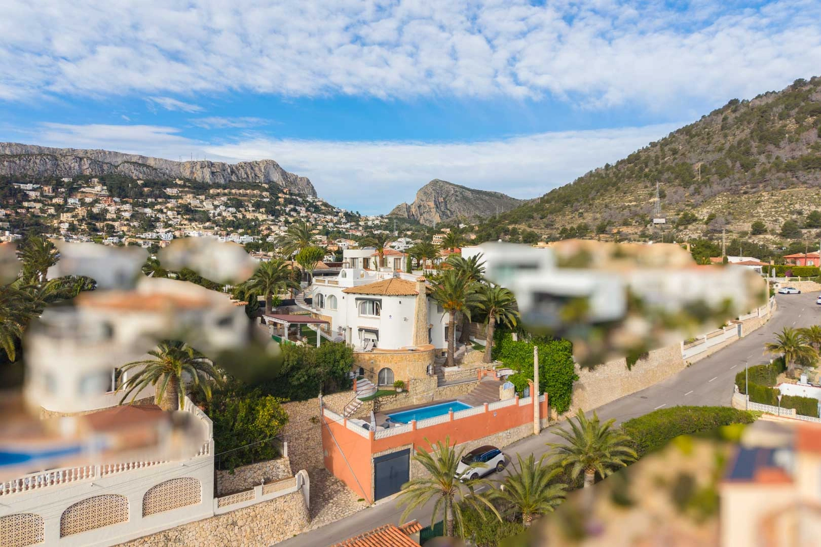 Verbeterde villa met uitzicht op zee te koop in Calpe.