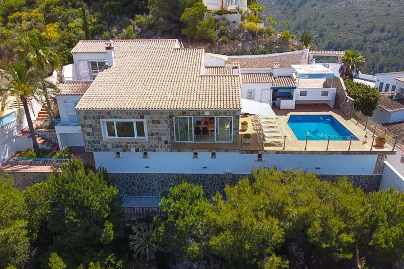 Villa with a pool and sea views for sale in Moraira.