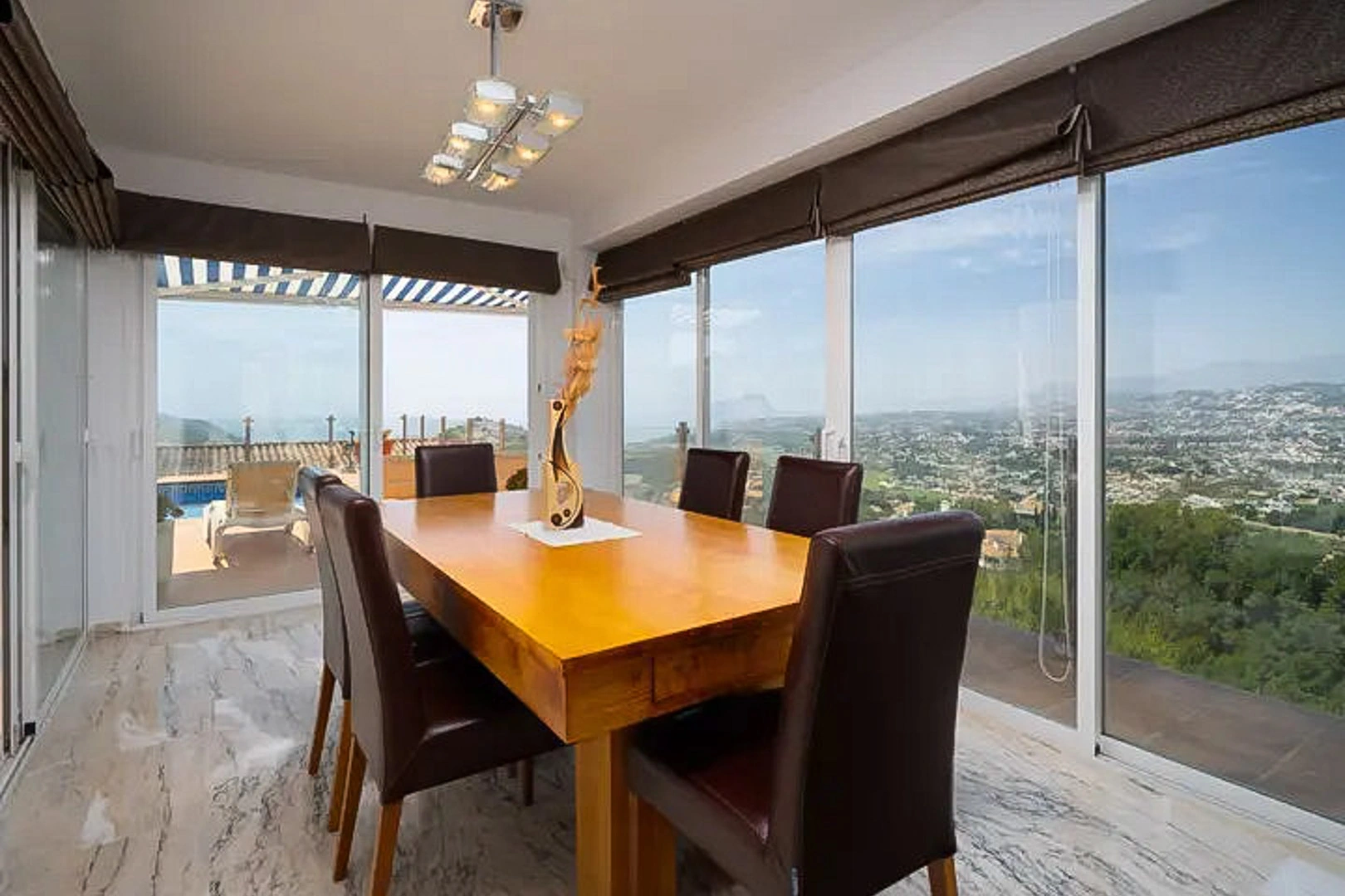 Villa with a pool and sea views for sale in Moraira.