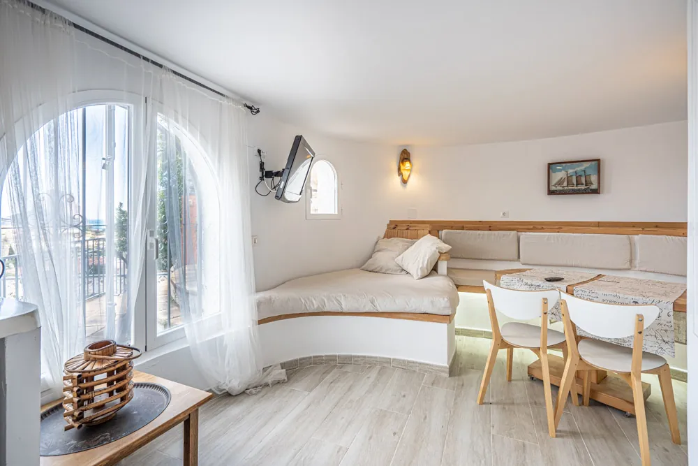 Verbeterde villa met uitzicht op zee te koop in Calpe.