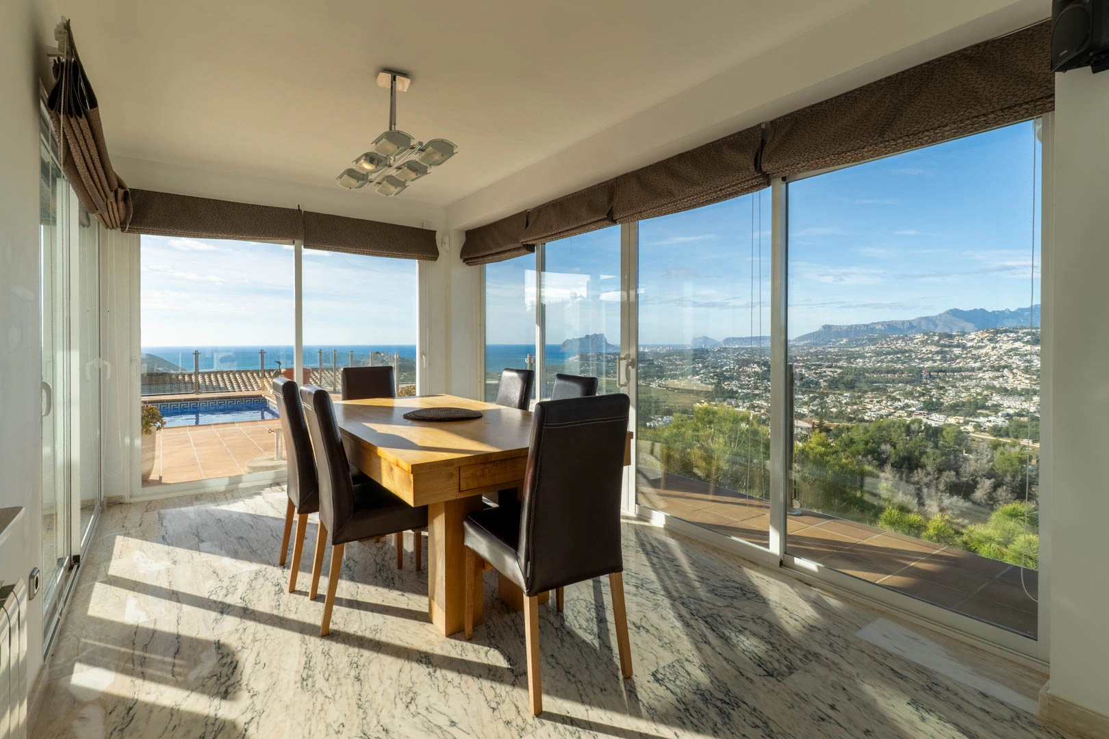 Villa with a pool and sea views for sale in Moraira.