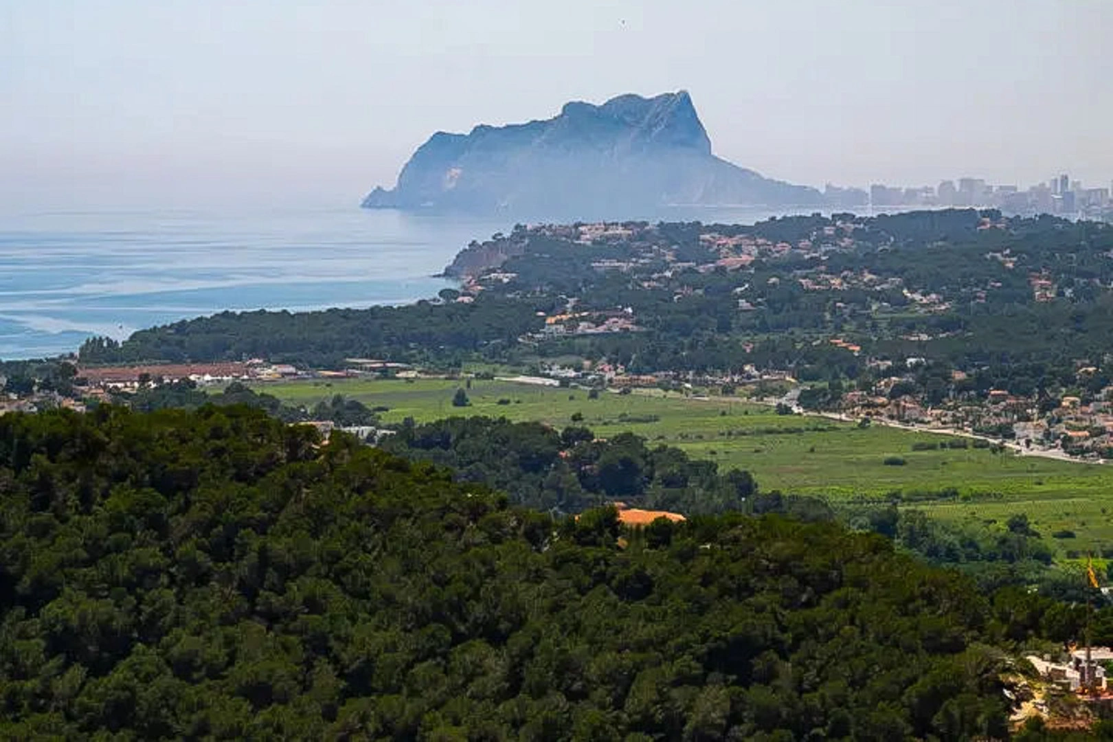 Villa with a pool and sea views for sale in Moraira.