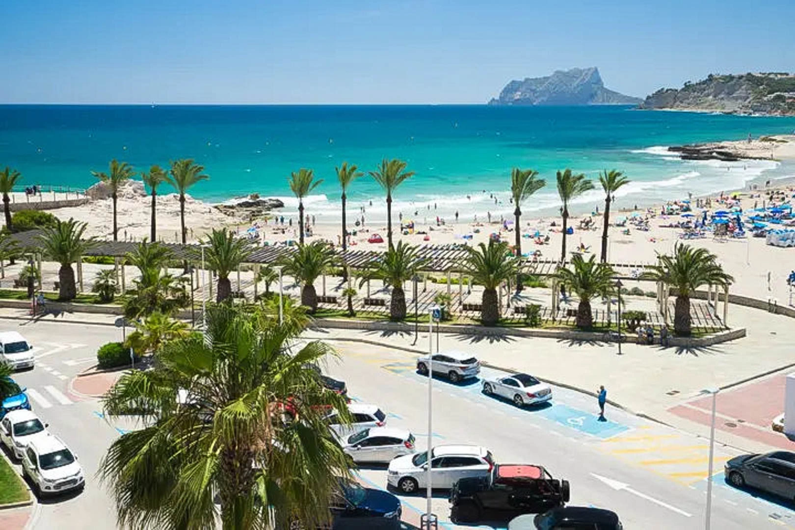 Villa with a pool and sea views for sale in Moraira.