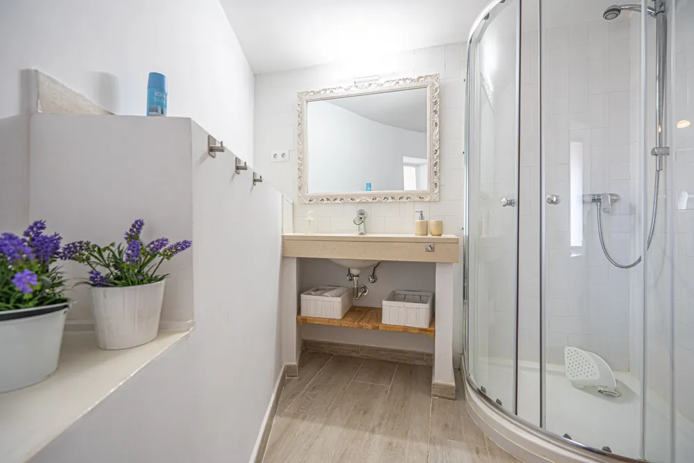 Verbeterde villa met uitzicht op zee te koop in Calpe.