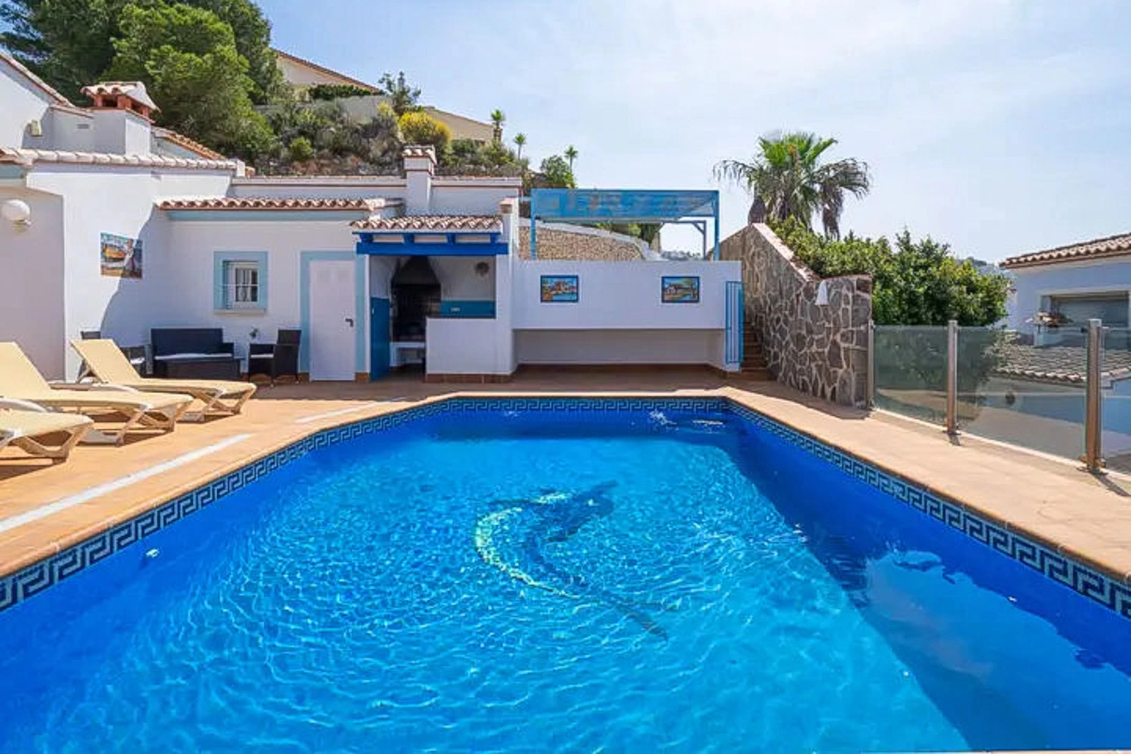 Villa with a pool and sea views for sale in Moraira.