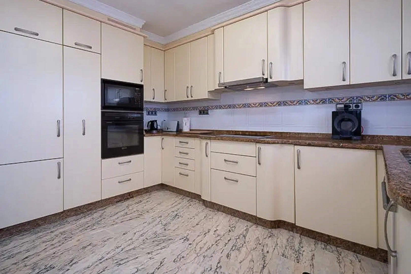 Villa with a pool and sea views for sale in Moraira.