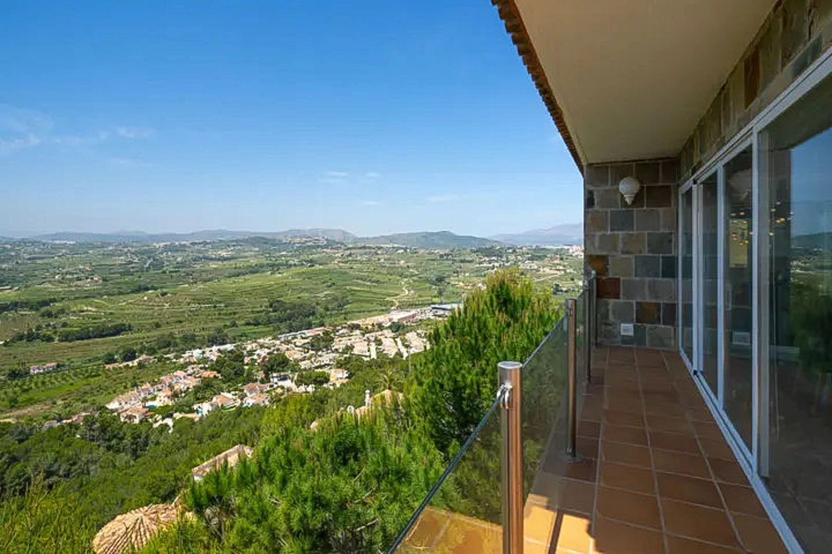 Villa with a pool and sea views for sale in Moraira.