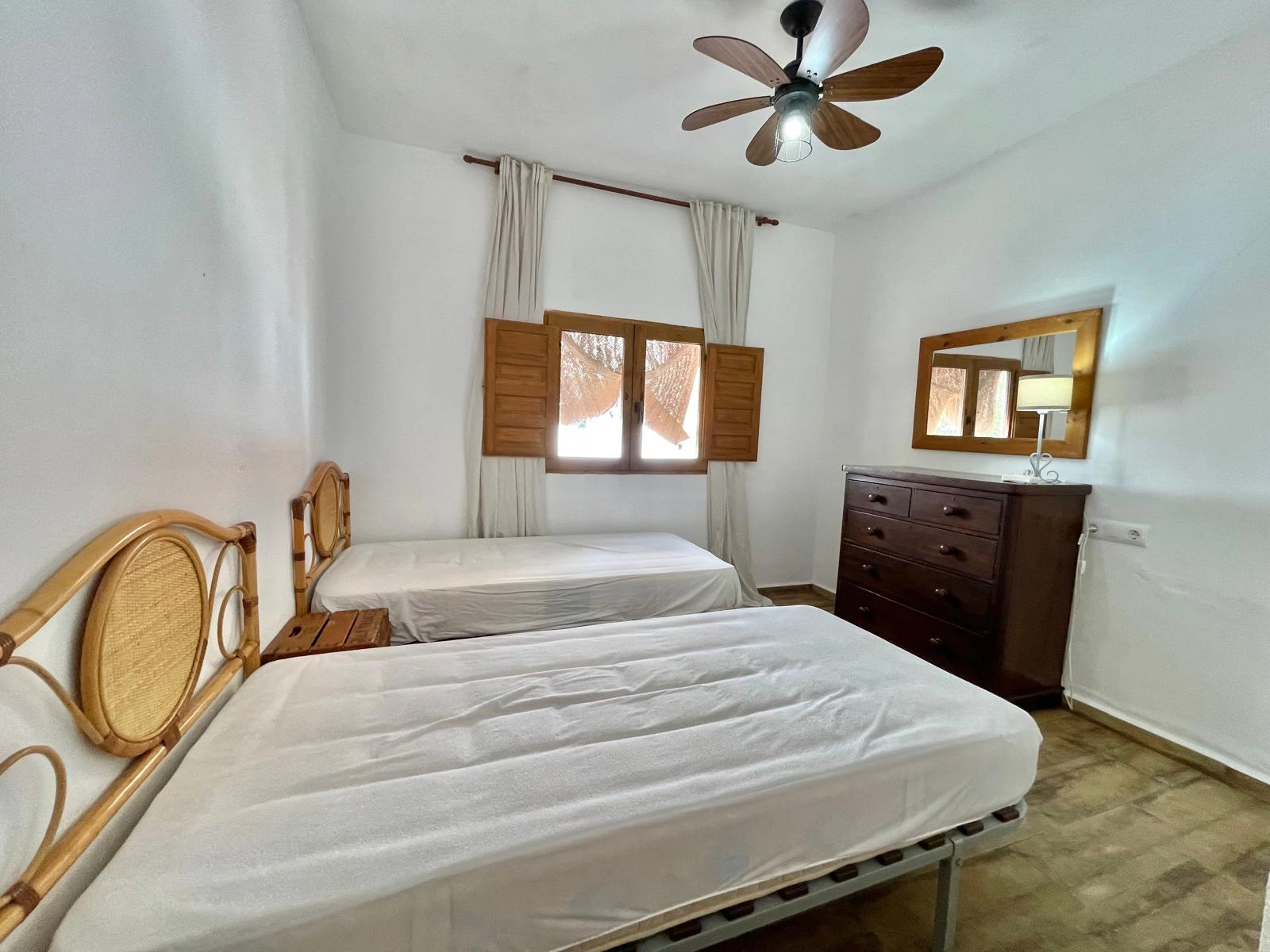 Charmante maison de village avec licence touristique à vendre au cœur de Jávea.